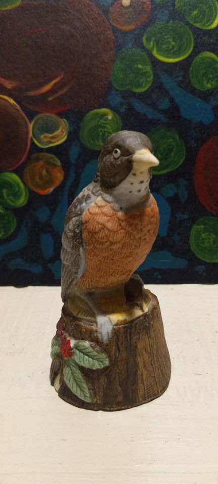 Robin On Stump Bell
